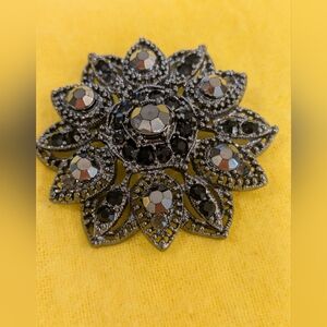 Vintage Elegant Silver Tone With Gray& Black Stones Brooch